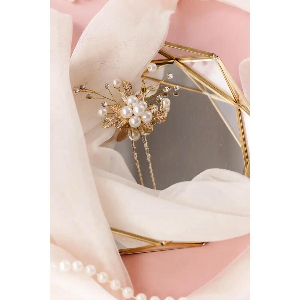 NEW ANDI women's delphine pearl flower hair pin in white/ gold